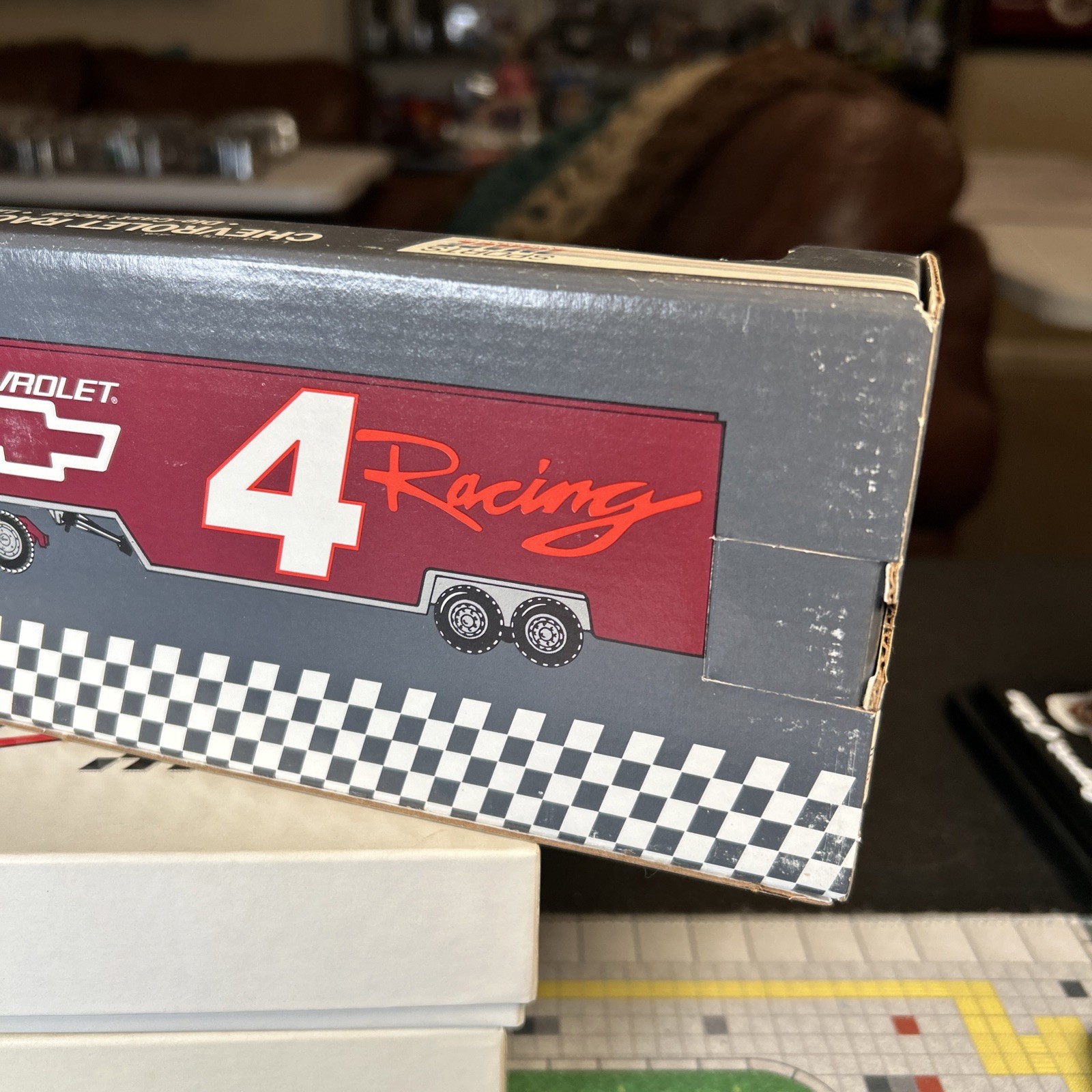 Ertl T097 1994 1/64 SPORTS IMAGE #4 HEARTBEAT of AMERICA CHEVY Transporter 5,000