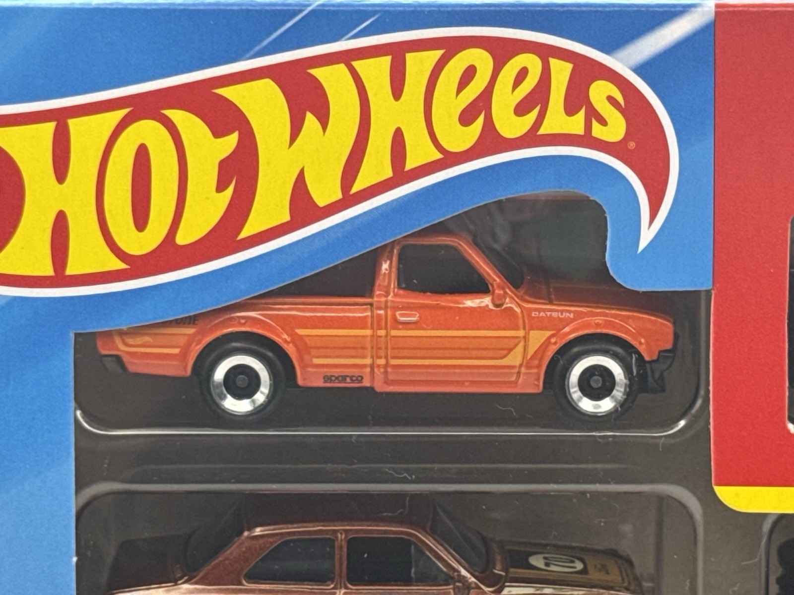 Hot Wheels “Hot Wheels 8” Variety Pack of 8 Cars – 1:64 Diecast Car