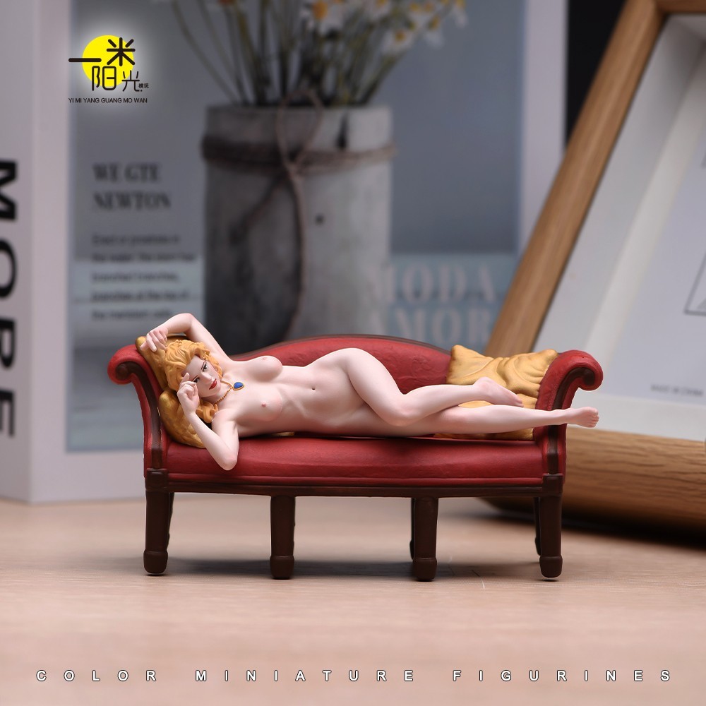 1/18 Miniatures Sexy Sofa Lying Beauty Girl Scene Props Model Figures For Cars