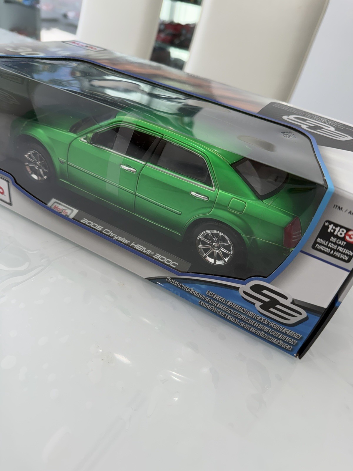 2005 Chrysler HEMI 300C Green 1:18 Scale Diecast Model Car Maisto SpecialEdition