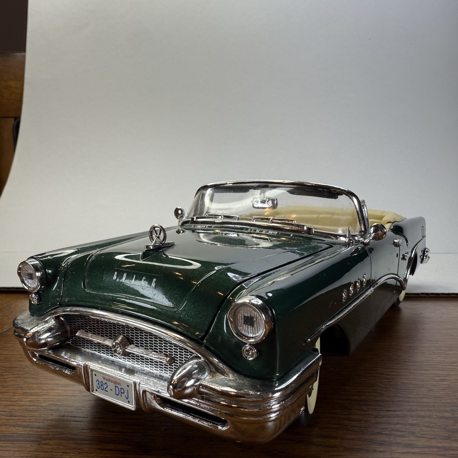 Mira Golden Line 6186 1955 Buick Century 1:18