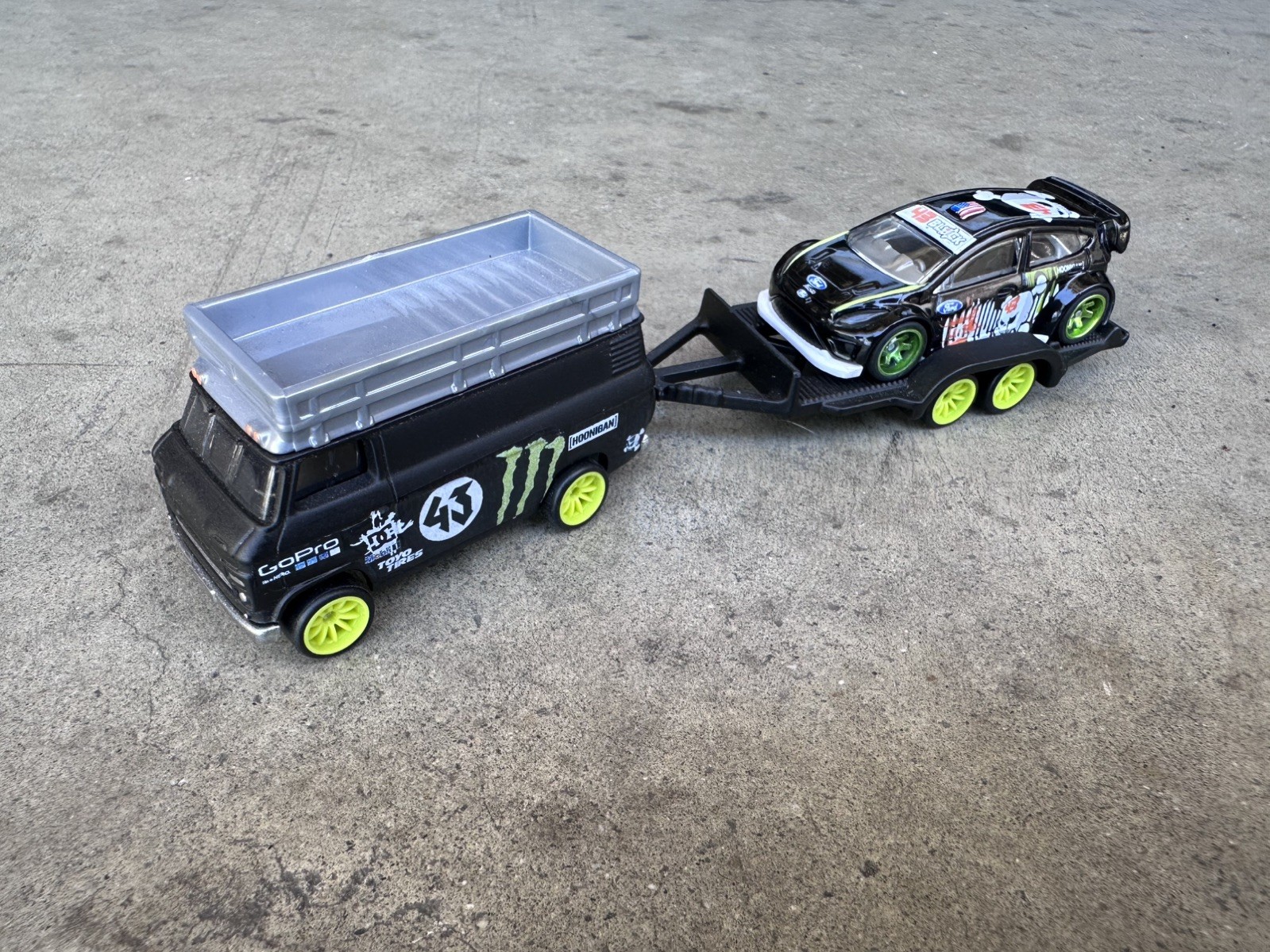 CUSTOM MADE Hot Wheels Ken Block Ford Fiesta & Rally Van Hauler real riders