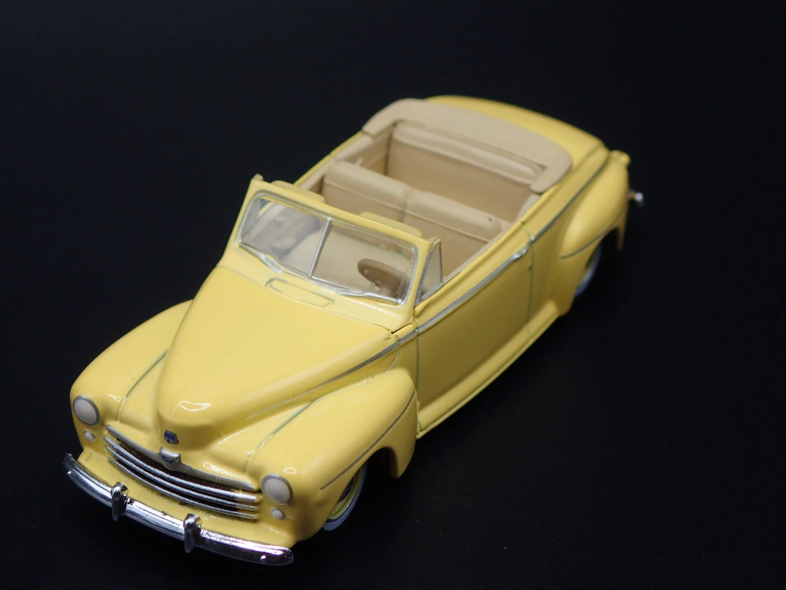 1947 47 FORD SUPER DELUXE CONVERTIBLE KARATE KID 1:64 SCALE DIECAST MODEL CAR