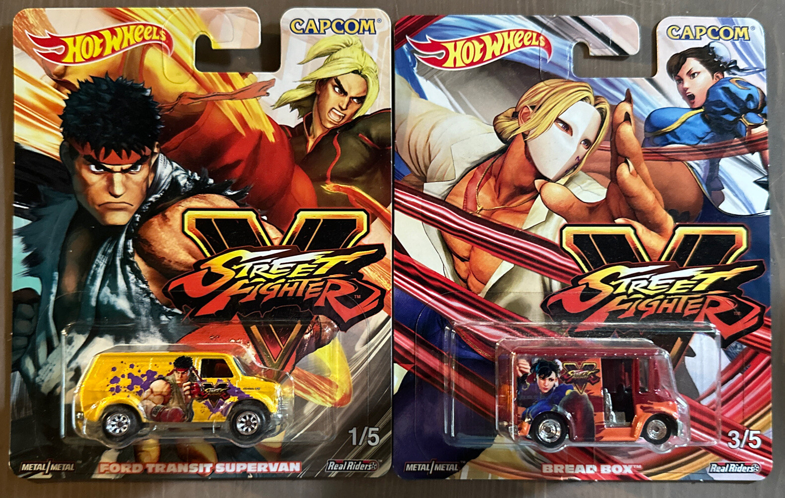Hot Wheels Ford Transit Supervan 1/5. Street Fighter Premium. Bread Box 3/5.