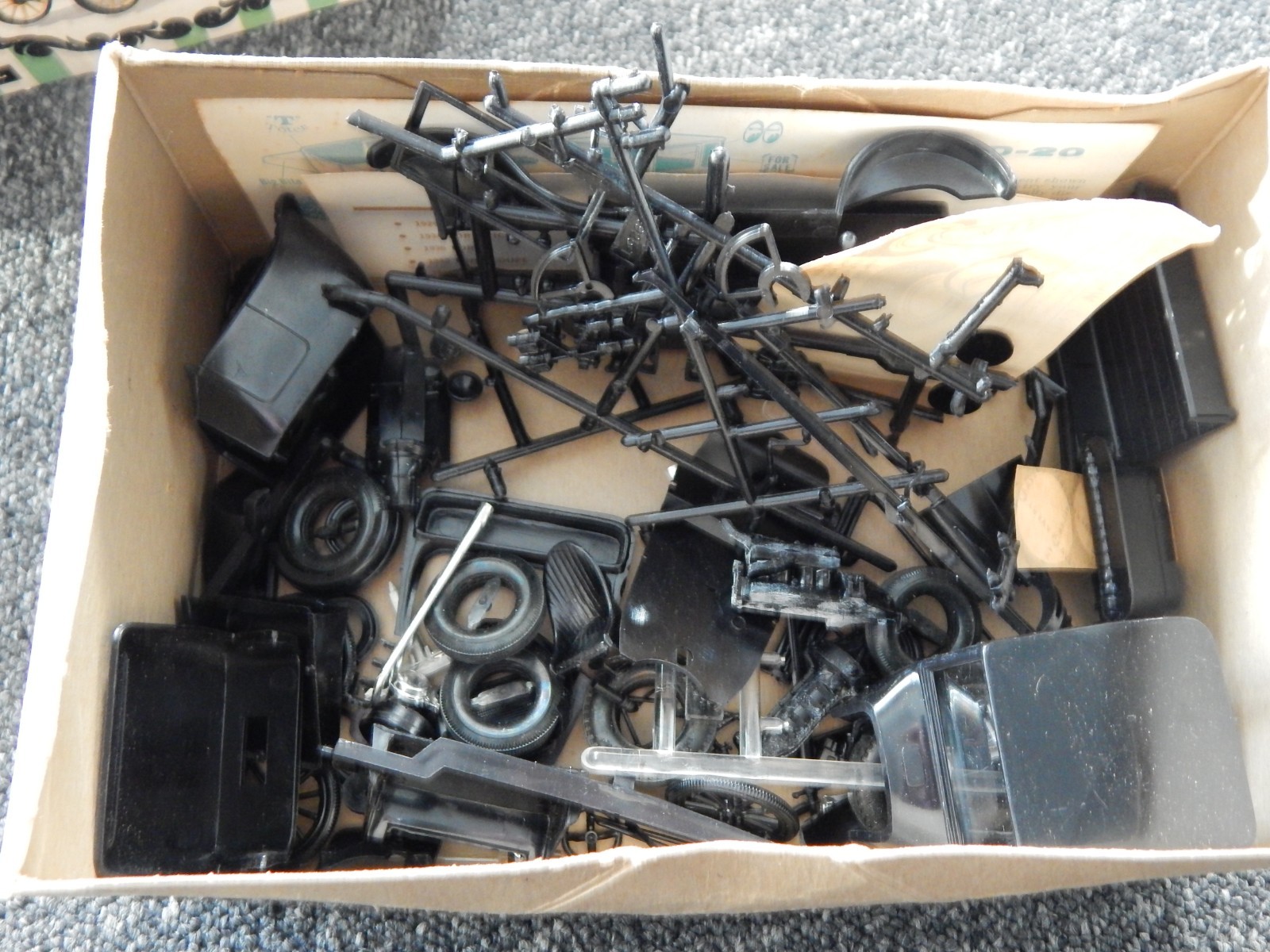Large Lot of 18 Vintage Die-Cast & Plastic Toy Cars Various Brands
