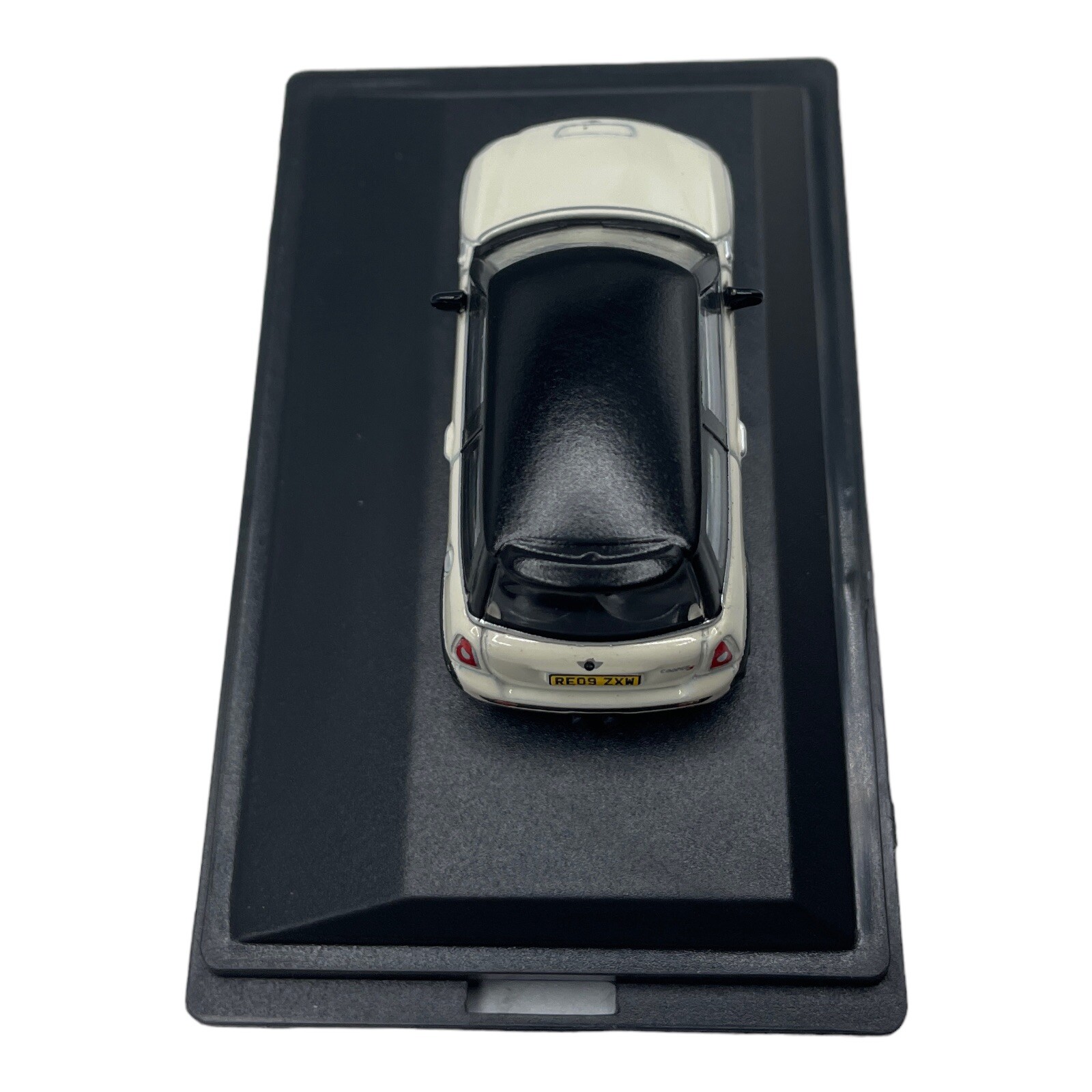 MINI Cooper S Hardtop R56 Pepper White with Black Roof Diecast car 1:76 OO Scale