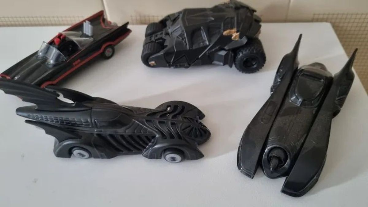 Batman Batmobile Plus Shell V-Power Promotional Set of 4 Cars Retired NEW Rare!