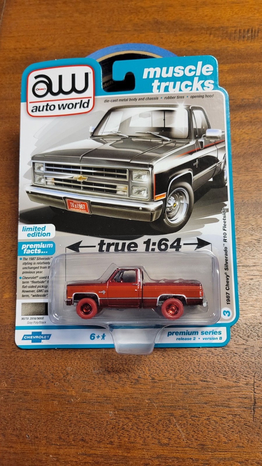 Auto World 2022 Muscle Trucks, 1987 Chevy Silverado R10 Fleetside, red CHASE