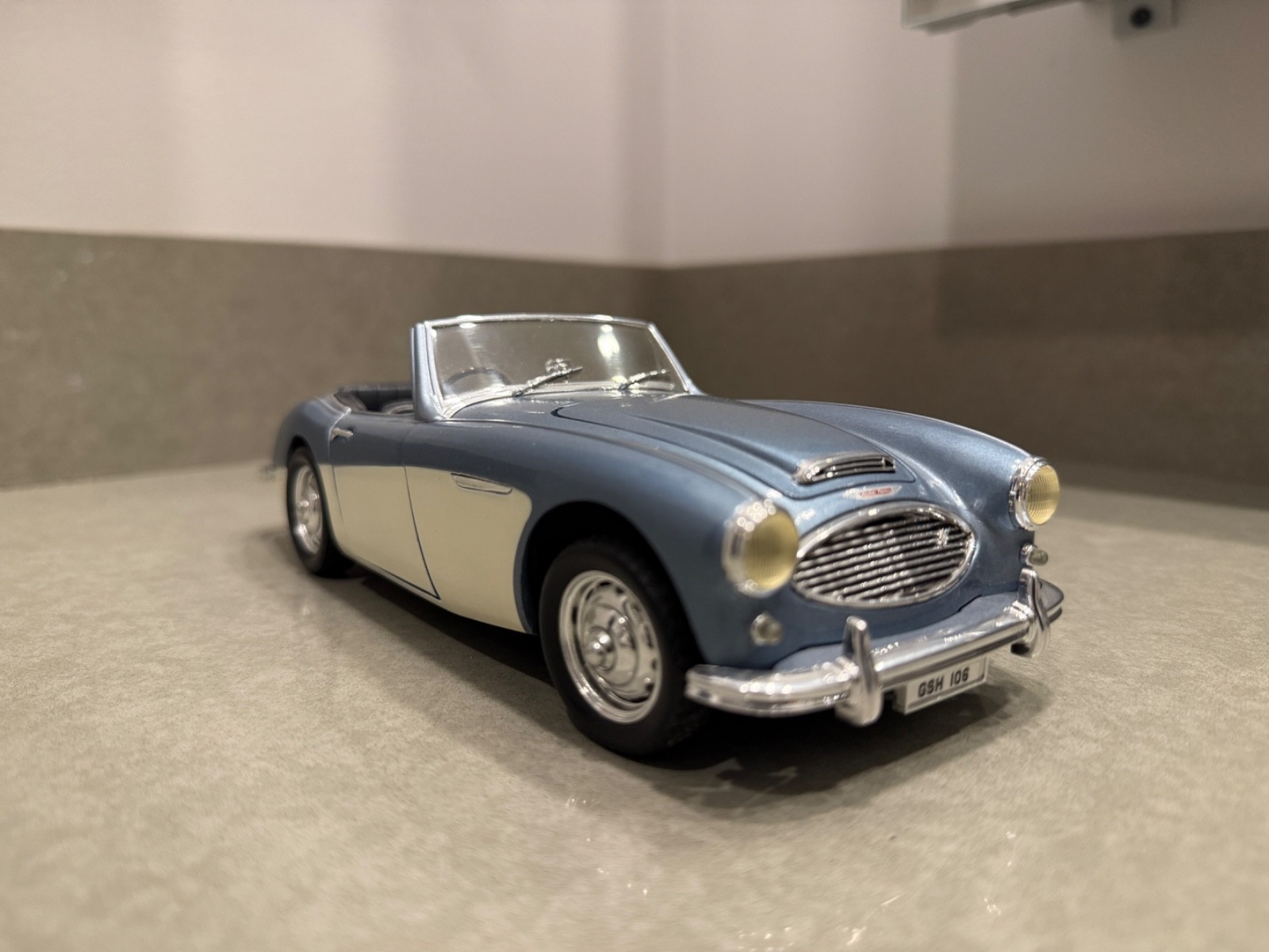 Beautiful, clean copy. No manufacturer’s box.