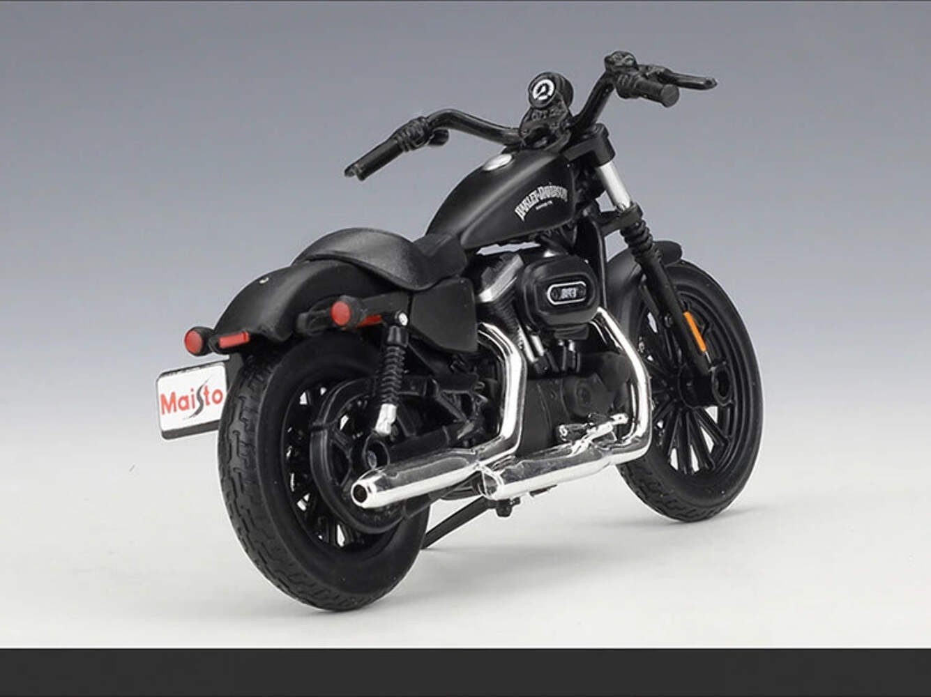 Maisto 1:18 Harley Davidson Sportster Iron 883 Diecast Alloy Classic Motorcycle