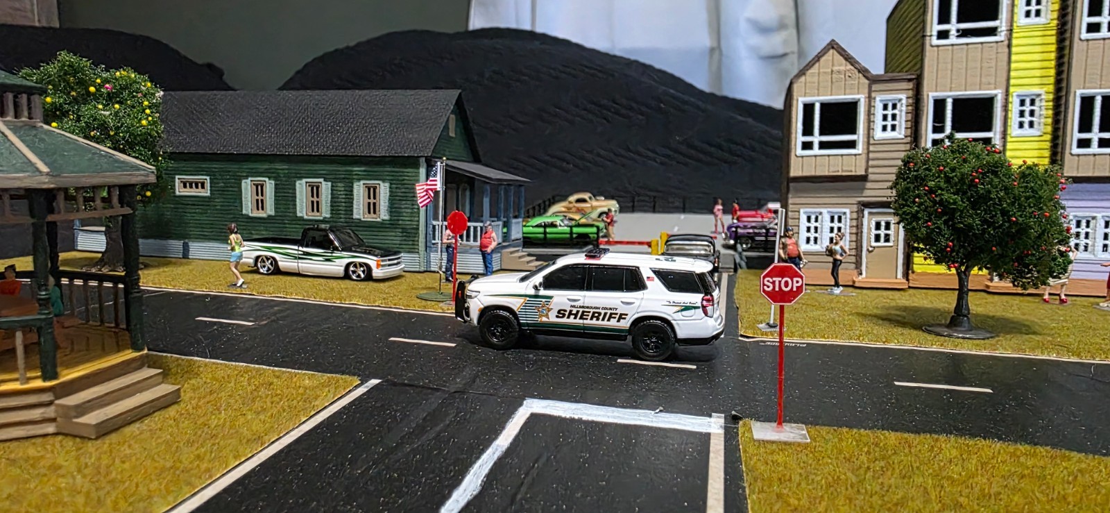 Greenlight Hillsborough County FL Sheriff Chevy Tahoe unit #24 CUSTOM 1/64 scale