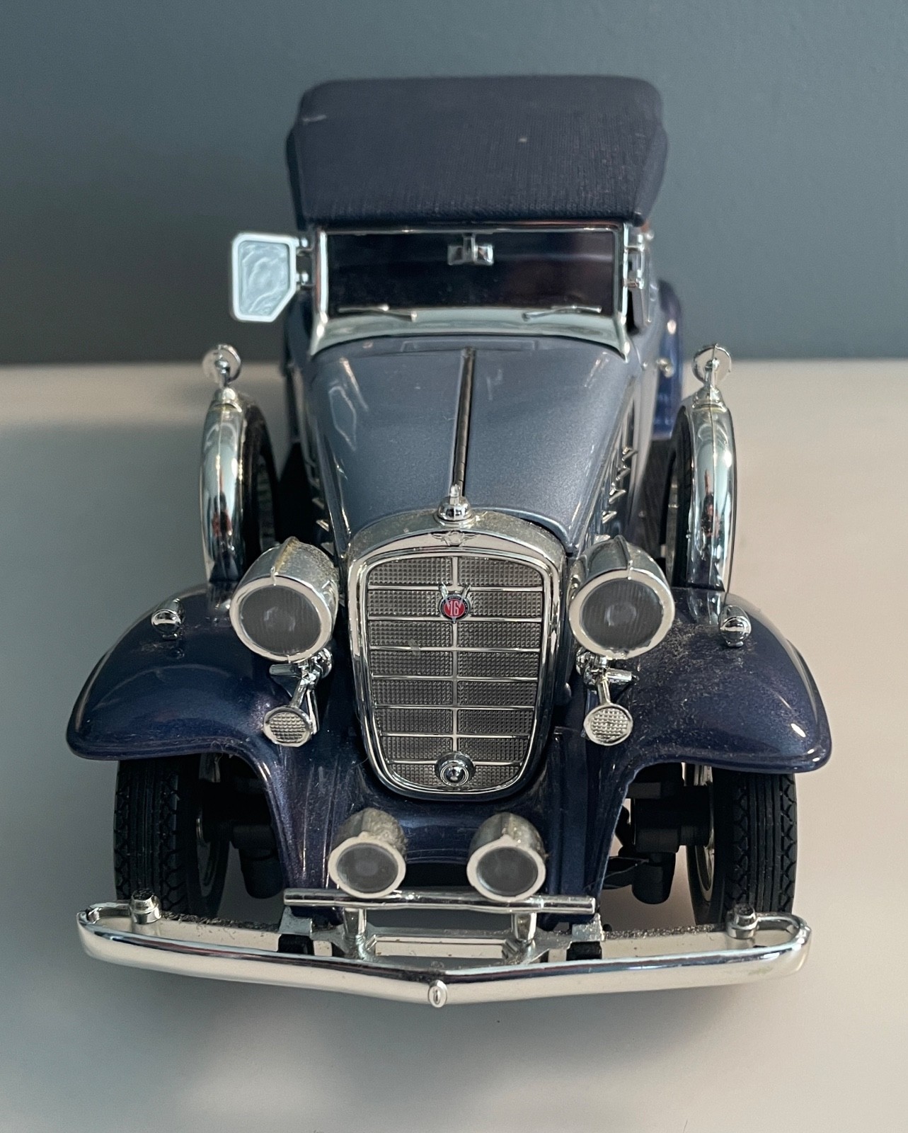Auto World 1932 Cadillac V16 Sport Phaeton – 1:18 Scale Die Cast – Original Box
