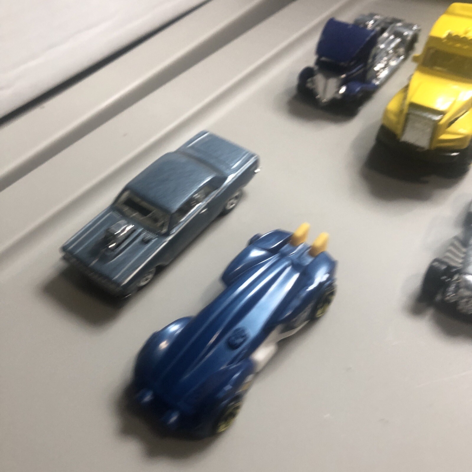 Hot Wheels Lot Of 17 Mixed Please See Photos