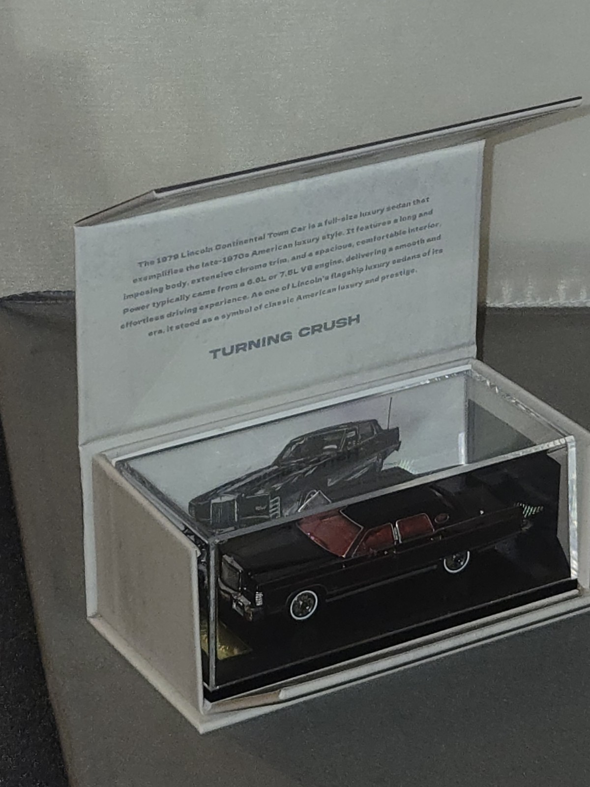 Sun Star & Turning Crush 1:64 1979 LINCOLN CONTINENTAL Town Car Black Diecast