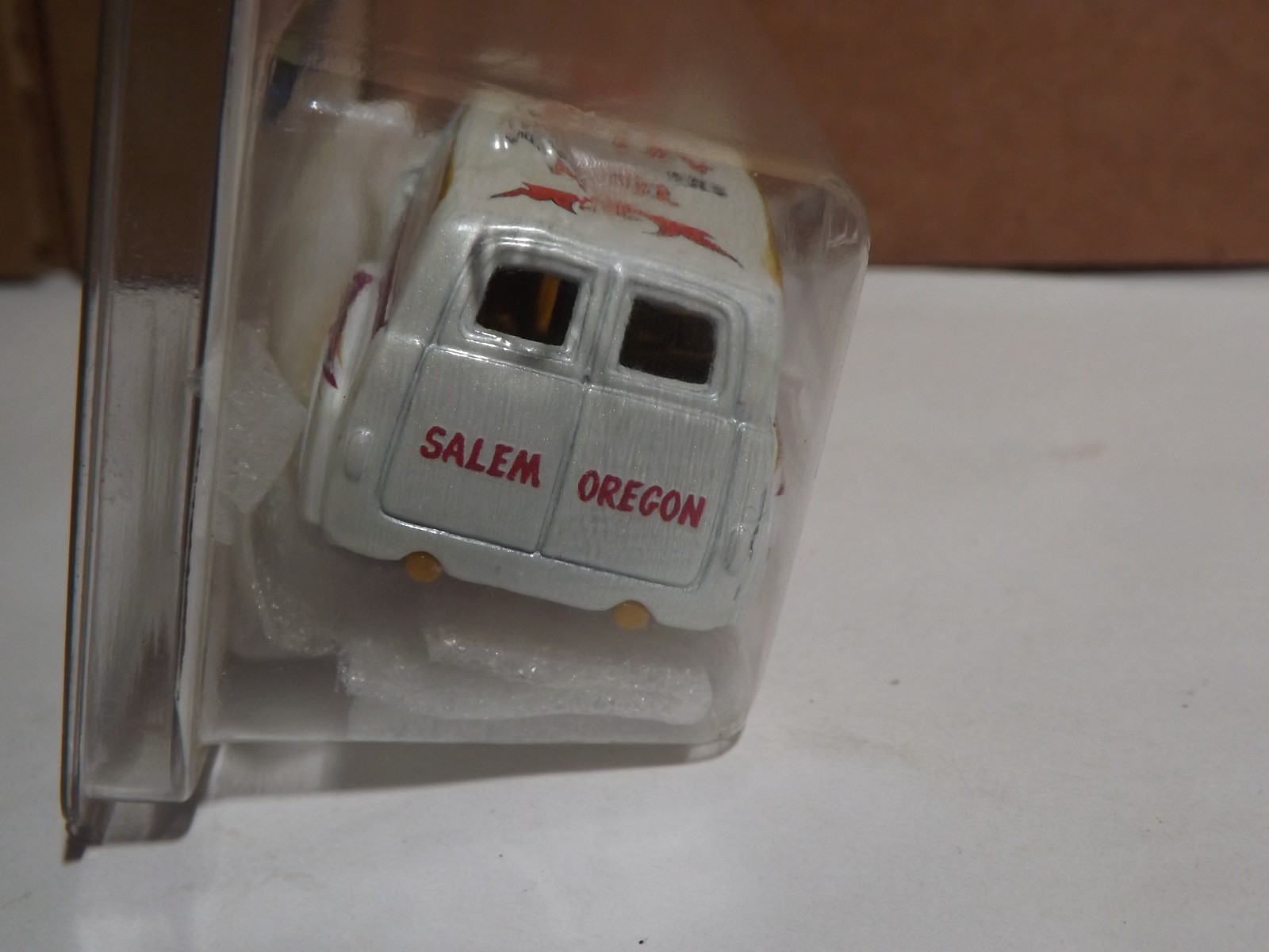 Custom Hotwheels 2001 Mid-Valley Hotwheelers Pearl White ’56 Ford Panel Club Car