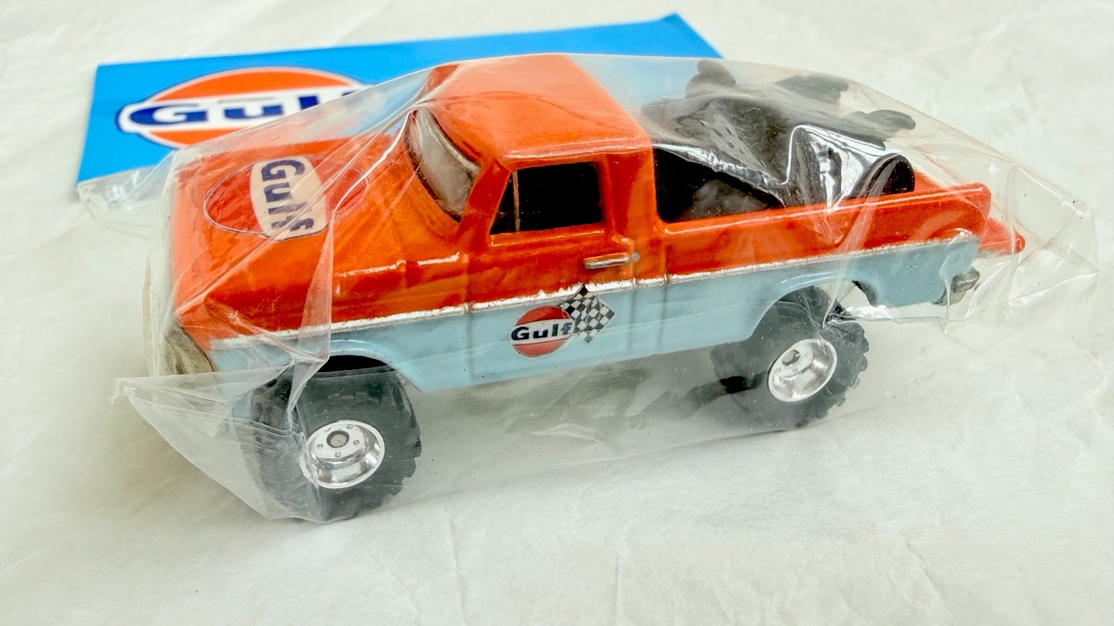 Hot Wheels Texas Drive’Em Gulf Pickup w Dirt Bikes Custom Georgia Diecast Rare