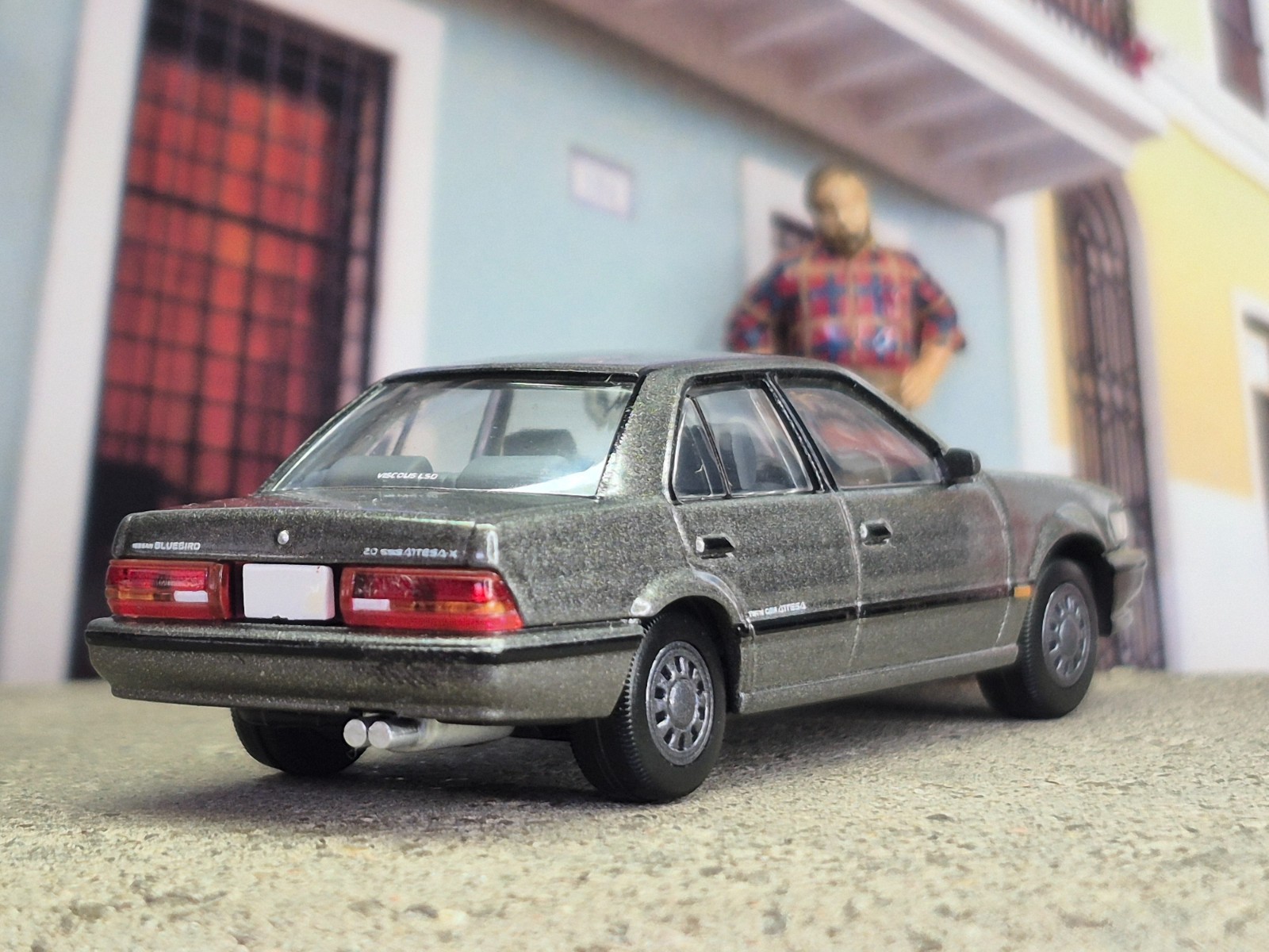 TOMICA LV-N11b NISSAN BLUEBIRD 2.0SSS LOOSE 1:64 LIMITED VINTAGE NEO SERIES