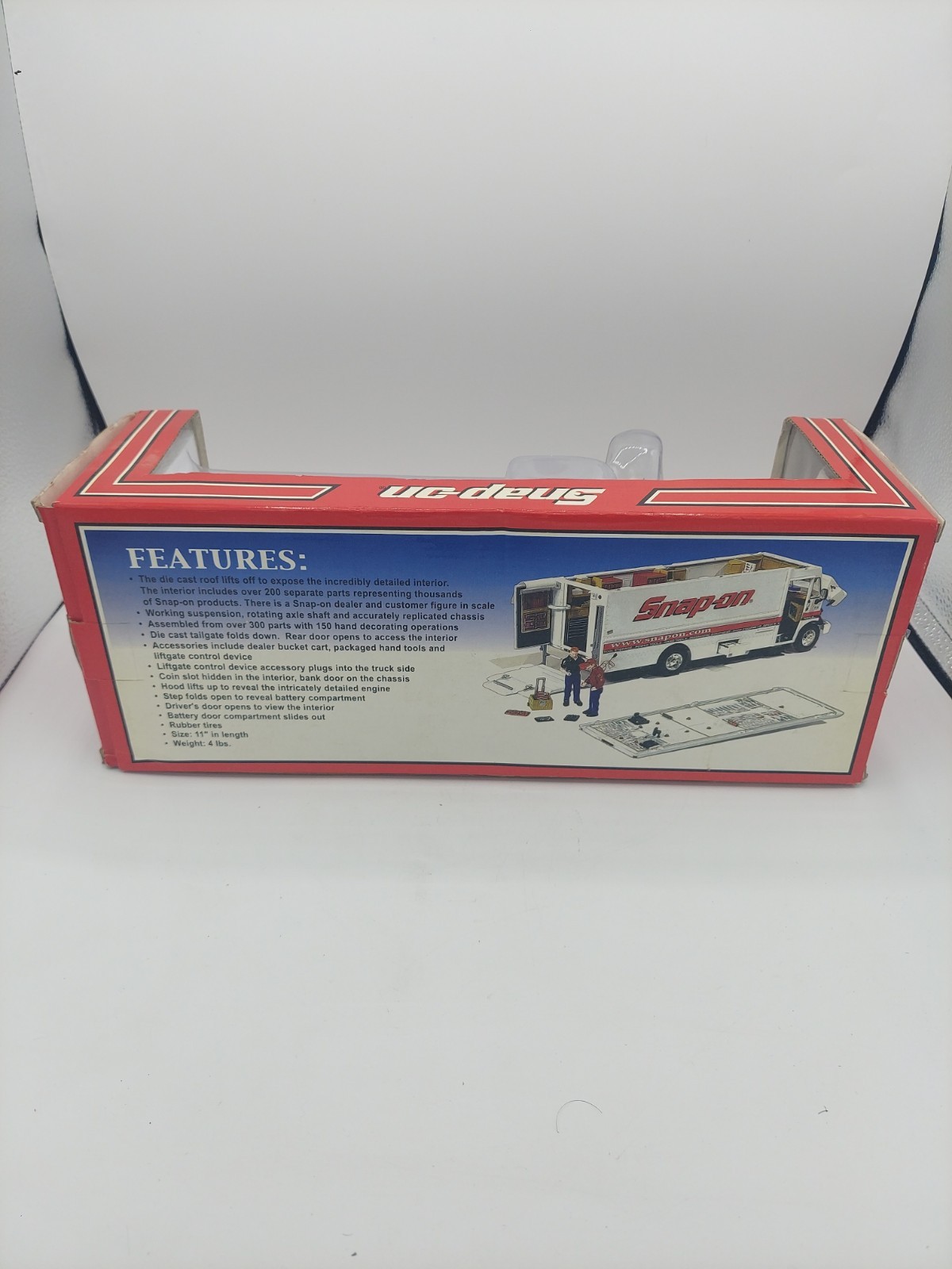 Snap-On Tools MT-55 Freightliner Truck 1:32 Die Cast Replica, 2004 Crown Jewels