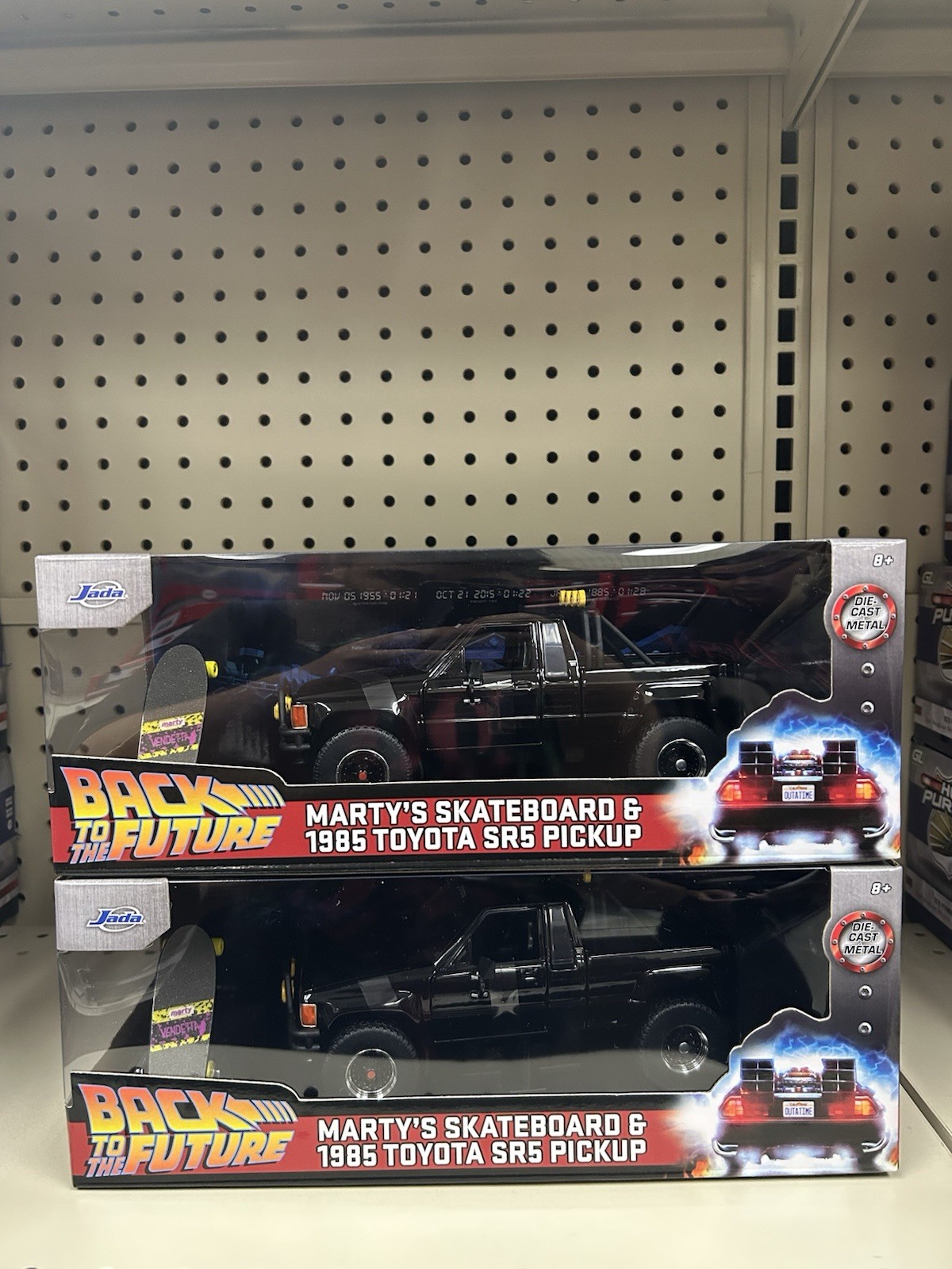 NEW Jada Back to the Future 1985 Toyota SR5 Pickup 1:24 w/ Marty Skateboard