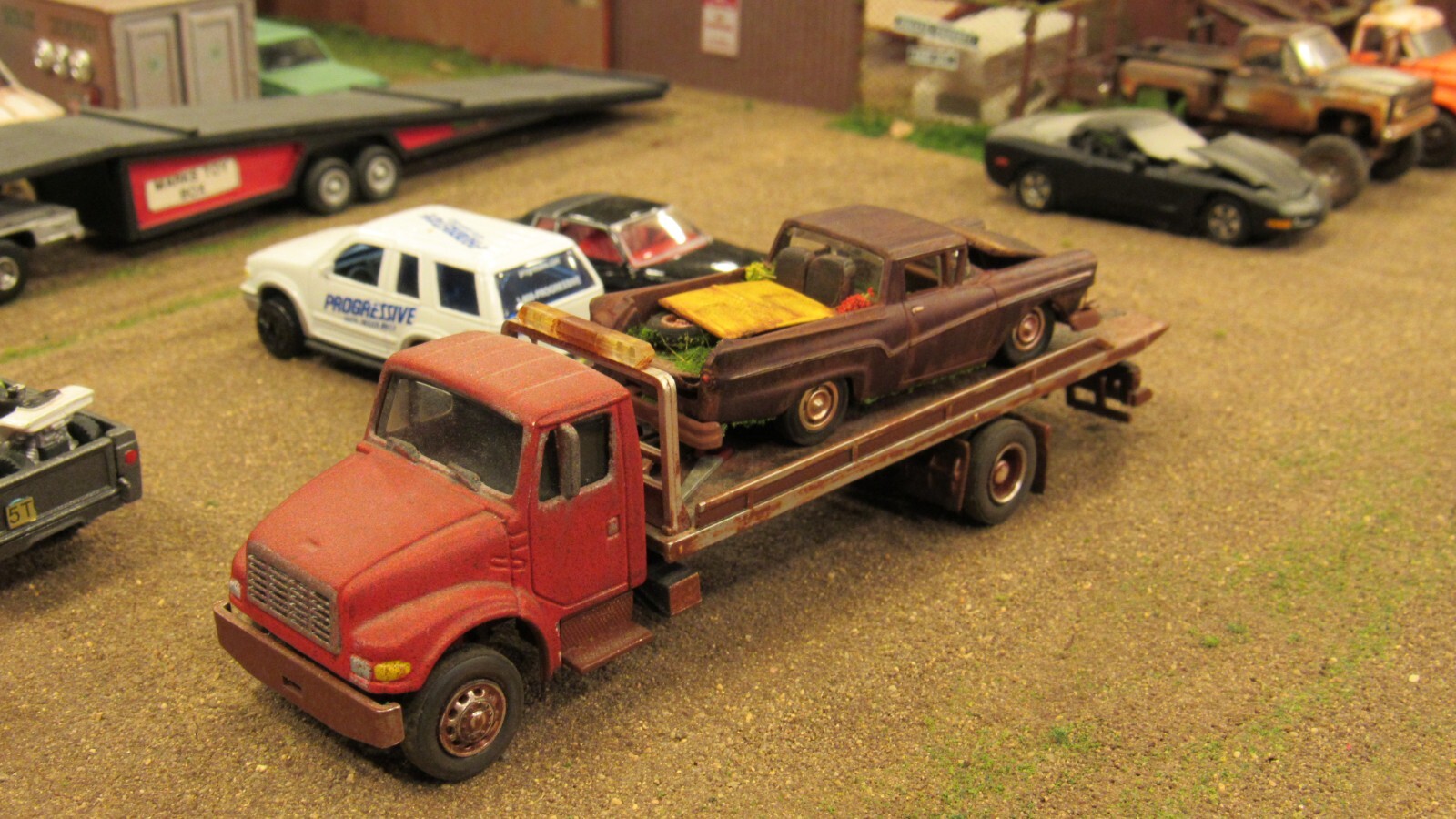 CUSTOM BUILT WEATHERED RUSTY JUNK PARTS YARD 1957 FORD RANCHERO CAR TRUCK 1:64/A