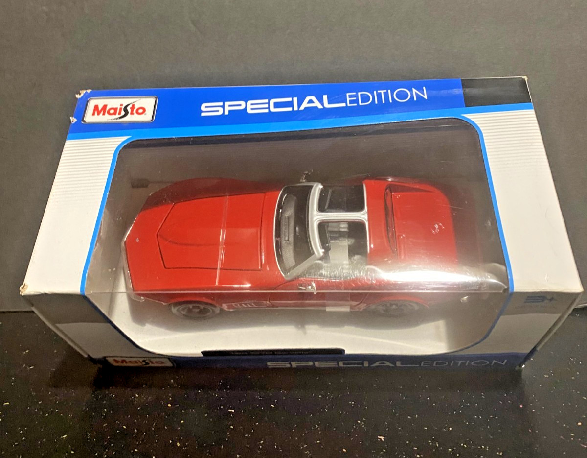 Maisto 1970 Chevy Corvette 1:24 Scale Red Diecast Model Car