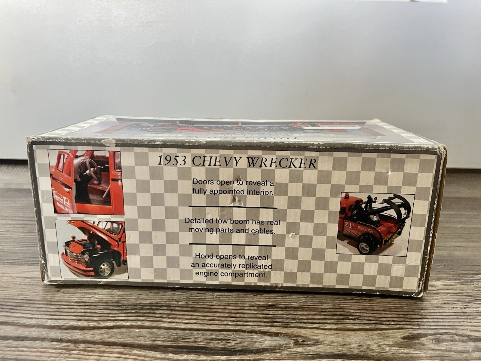 NIB Snap-on Tools 1953 Chevy Wrecker 1:24 Die Cast Crown Premiums #2402494 Truck