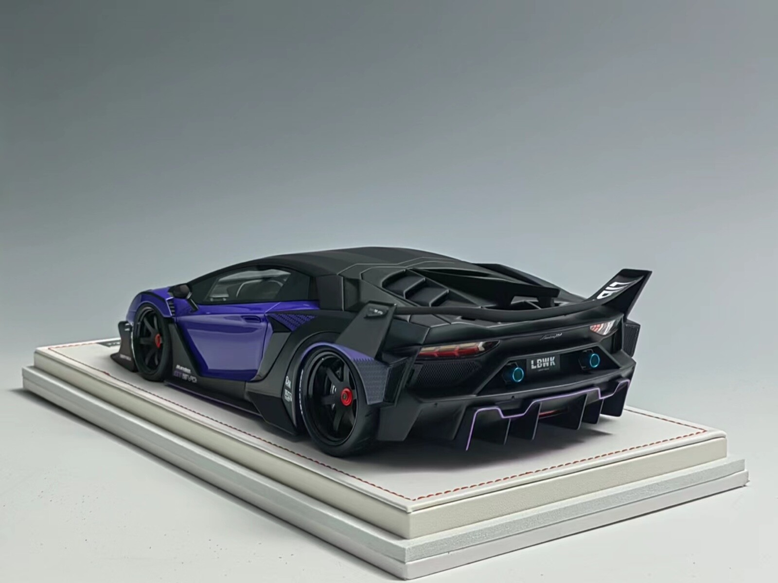 1/18 Ivy Models Lamborghini Aventador GT EVO Liberty walk Gloss Purple Leather