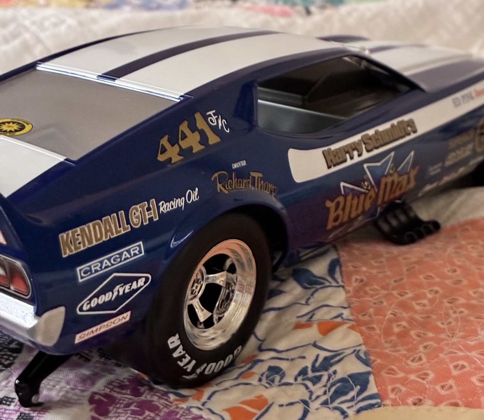 auto world 1/18 legends