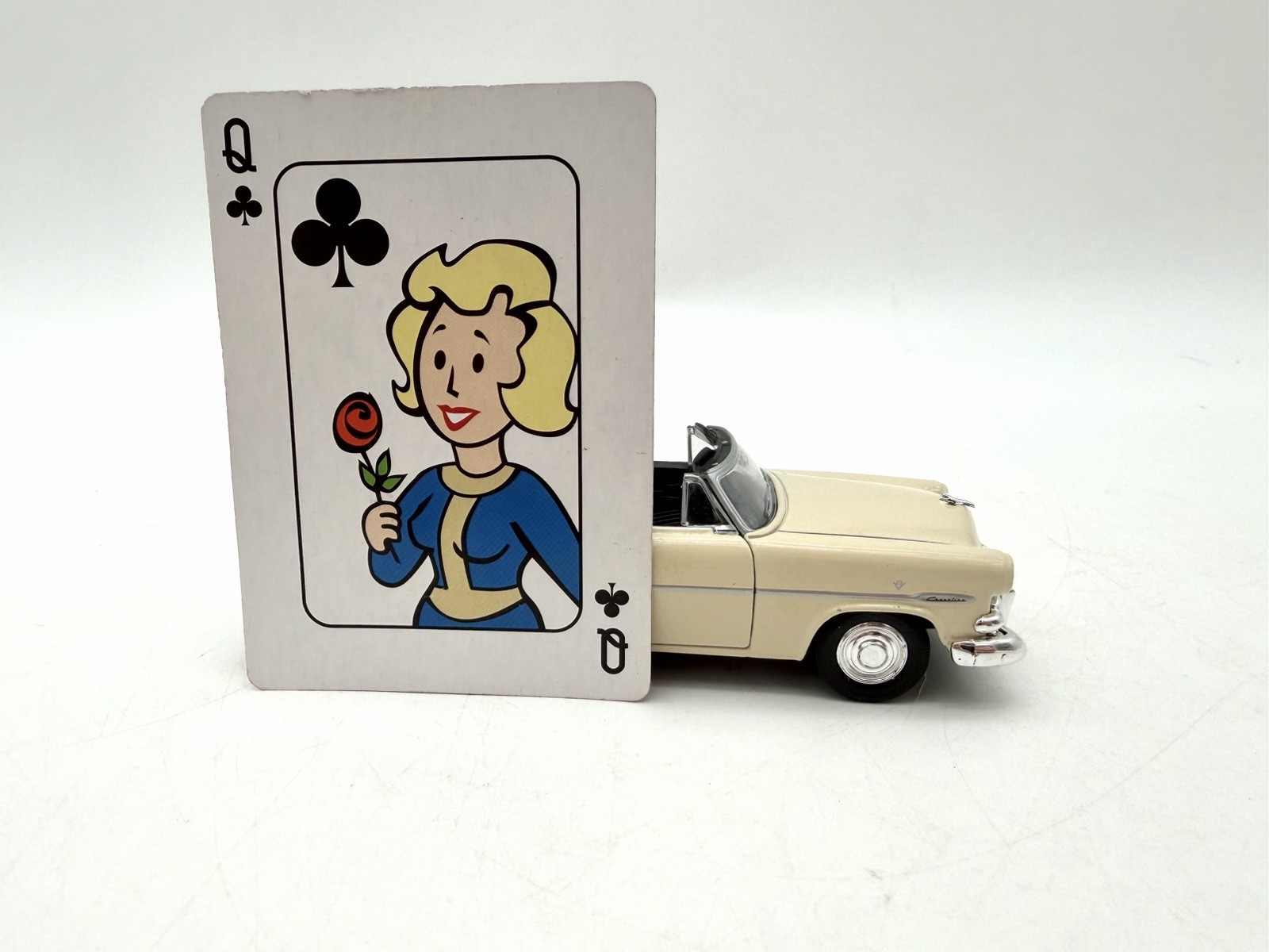 Welly 1953 Ford Crestline Sunliner Convertible Diecast 1:43
