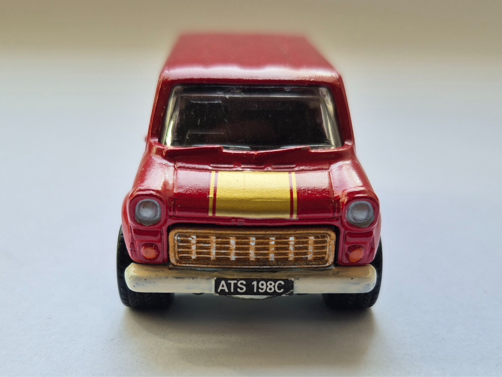 Hot Wheels Ford Transit Supervan 1 – Alan Mann CUSTOM.