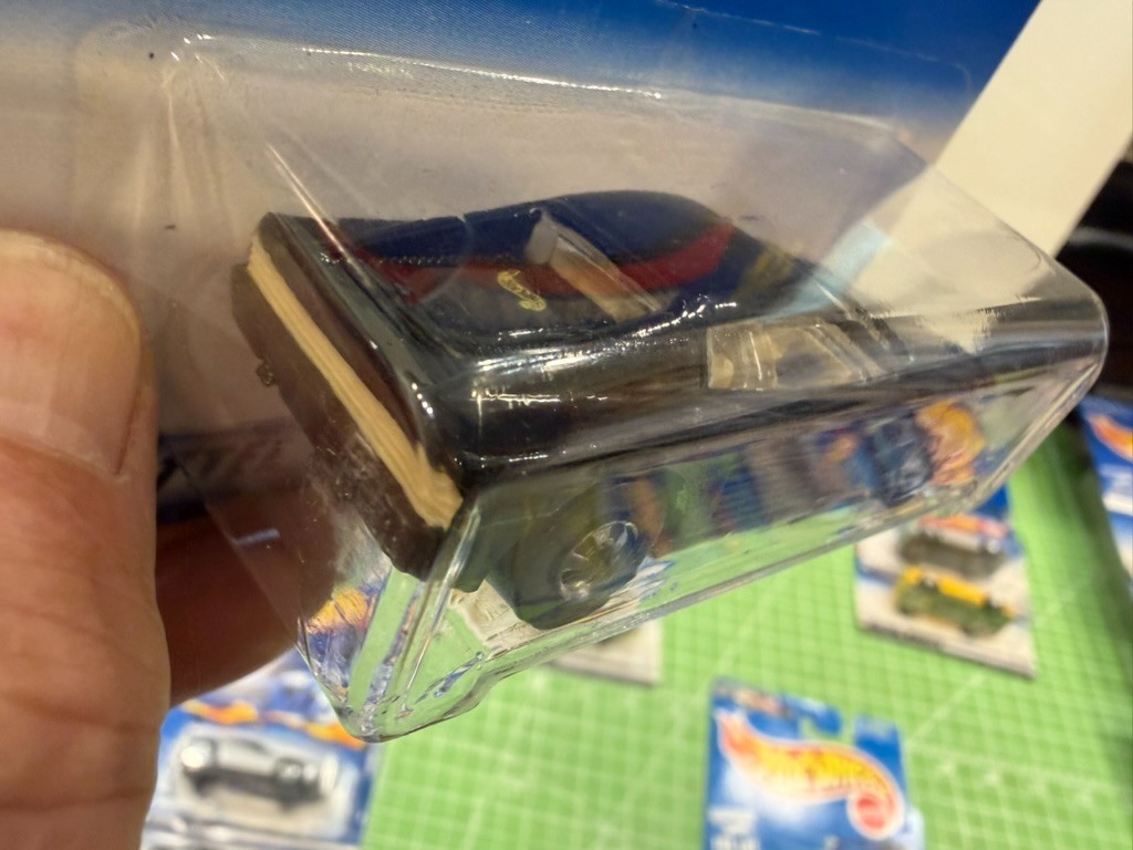 Hot Wheels Ferrari Testarossa Black/Tan 1997 #834 H27 Basic Wheels 1997 -New MOC