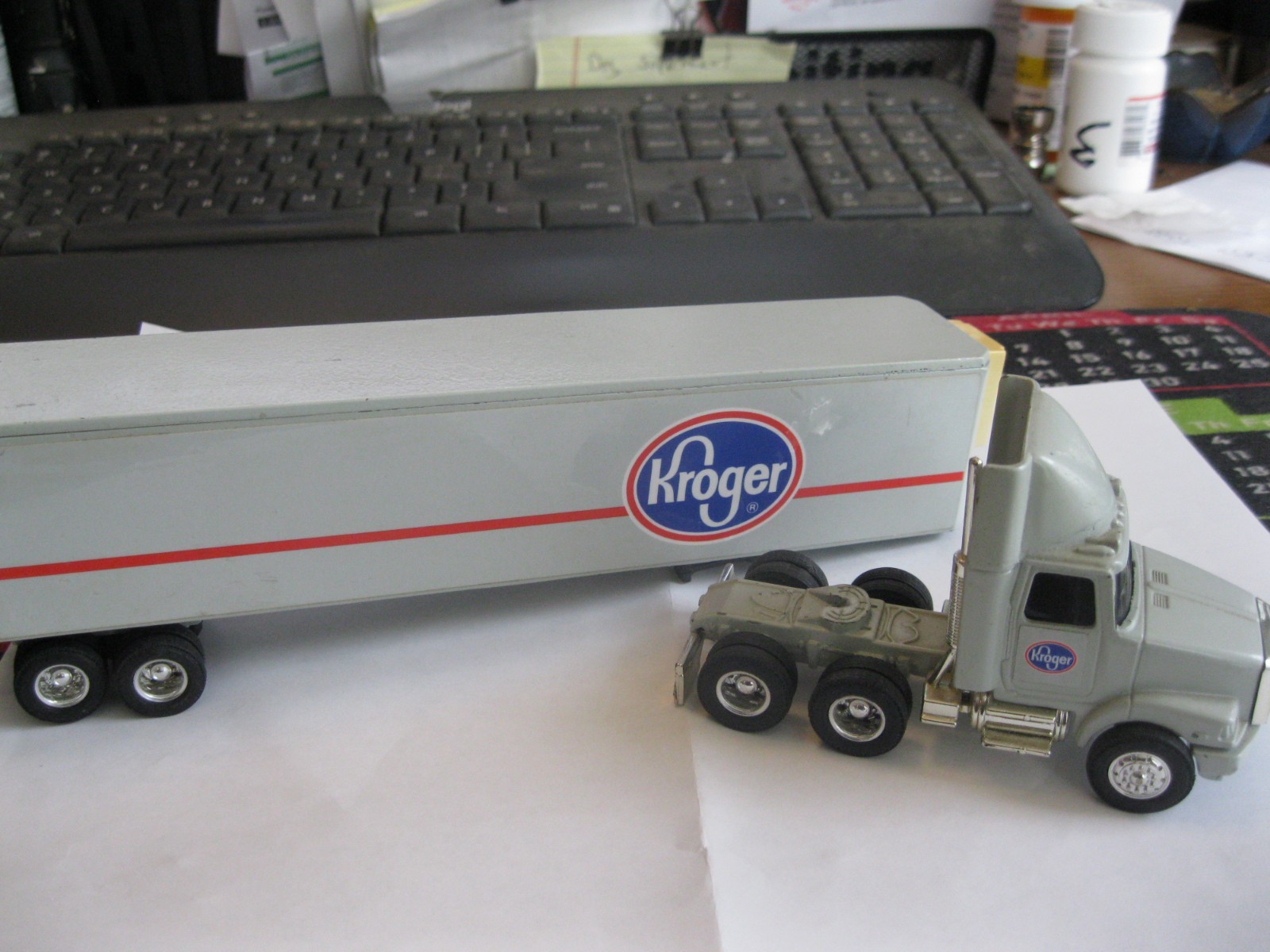 Vintage 1992 ERTL Kroger Tractor Trailer Semi Truck 1/64 Diecast Toy
