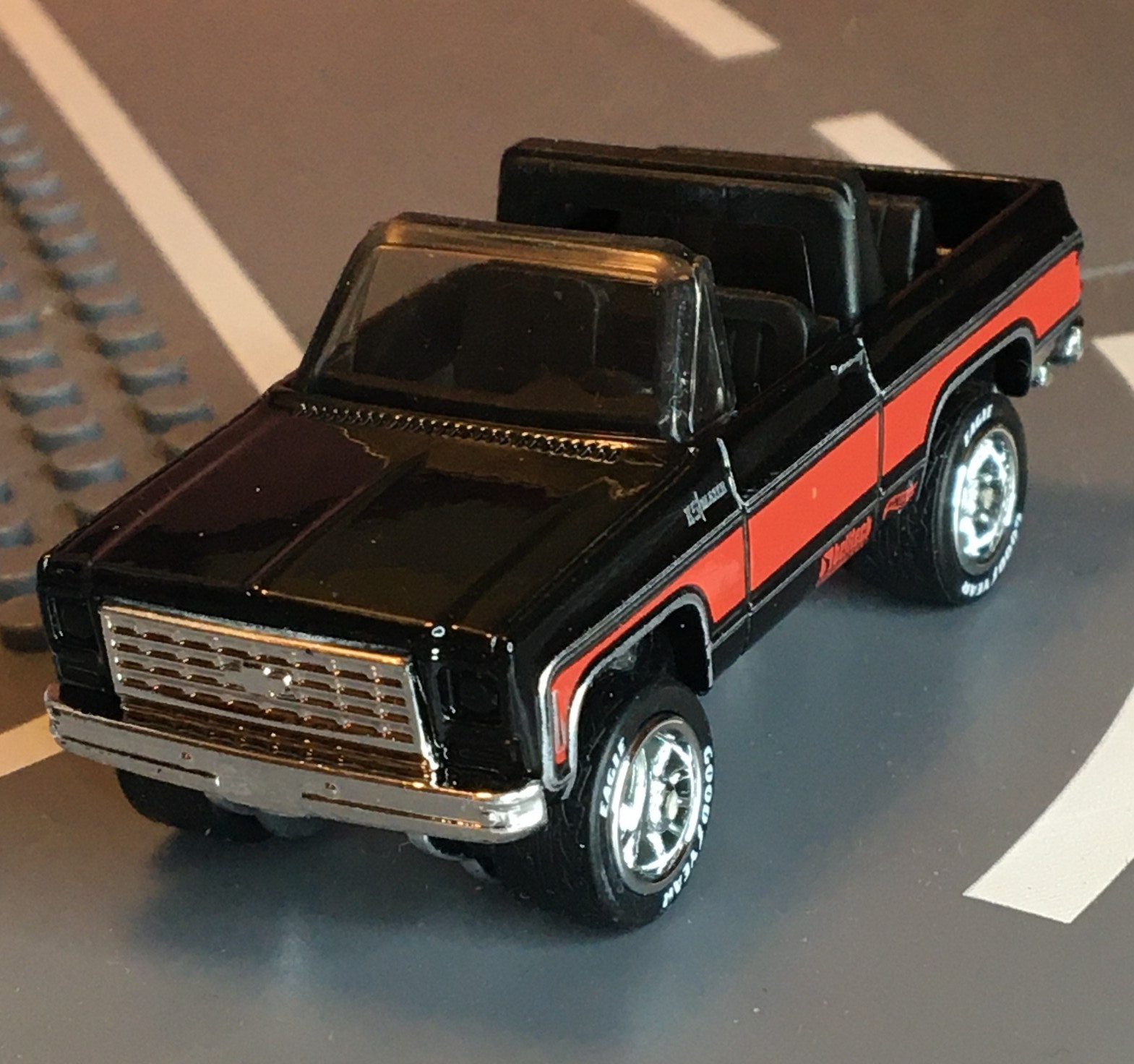 Hot Wheels 5/10 ’75 Chevy Blazer Custom CUSTOM Super Real Riders Wheel Swap