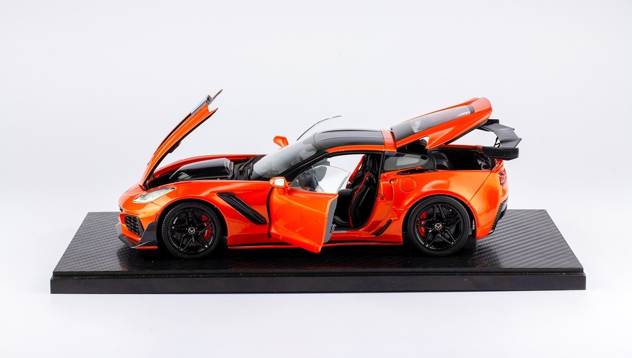 2019 Chevrolet Corvette ZR1 – Sebring Orange Tintcoat in 1:18 scale by IXO