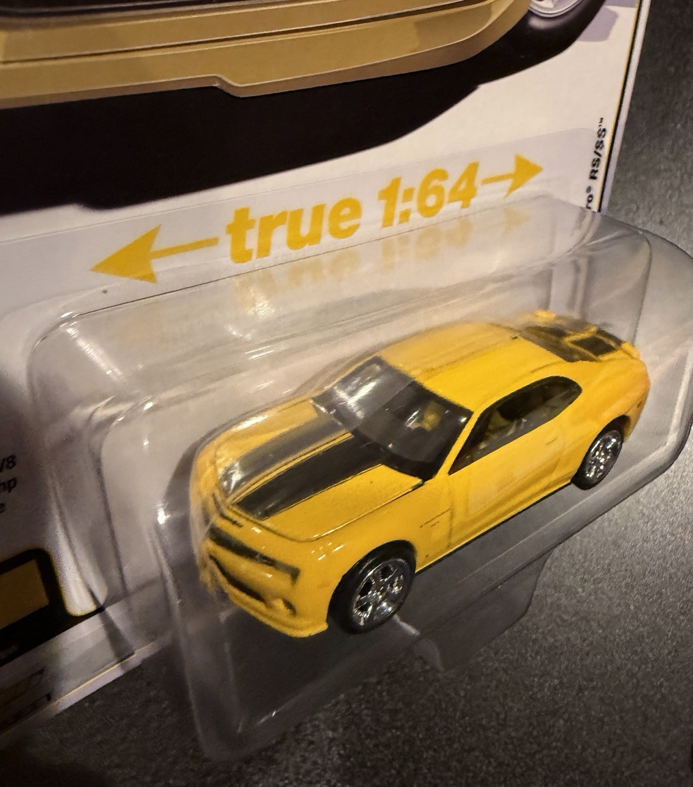2024 New Auto World ULTRA RED Chase 2010 Chevy Camaro RS/SS & Yellow Version HTF
