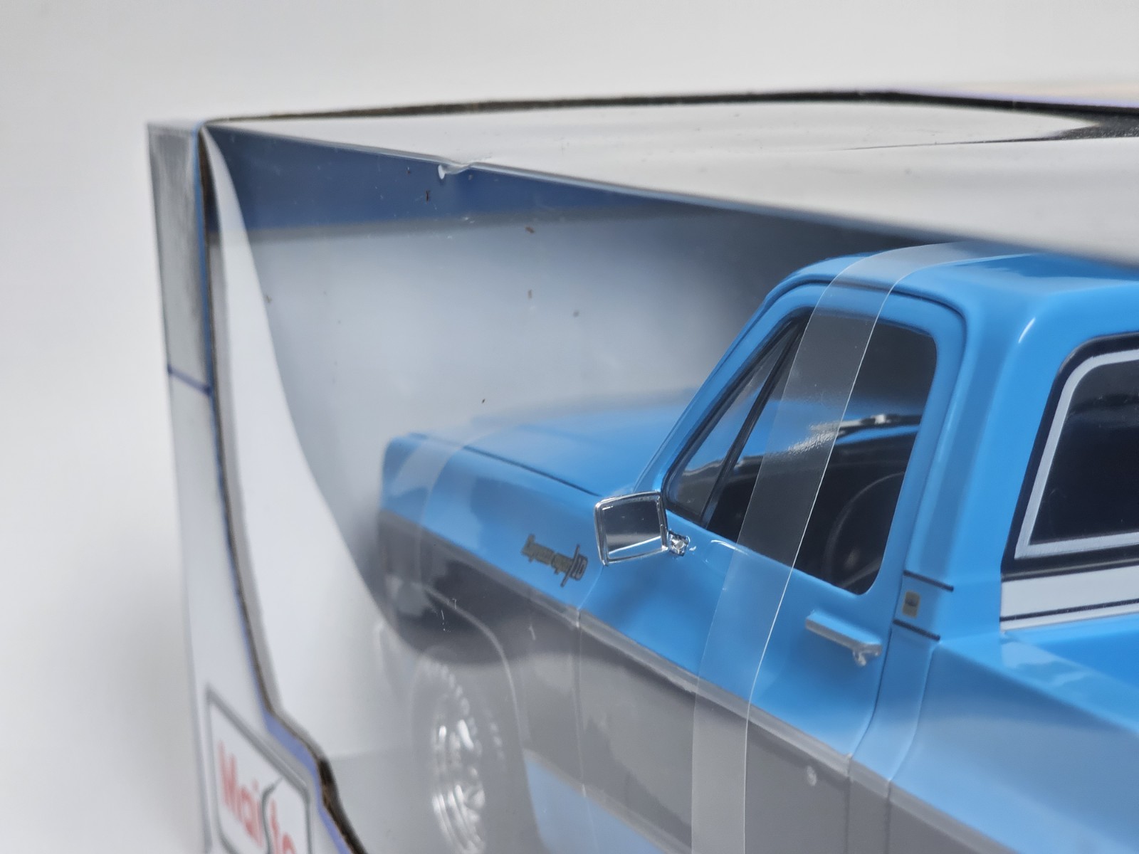 Maisto 1:18 1974 Chevrolet C10 Cheyenne Blue Black Pickup Truck NIB Costco SE