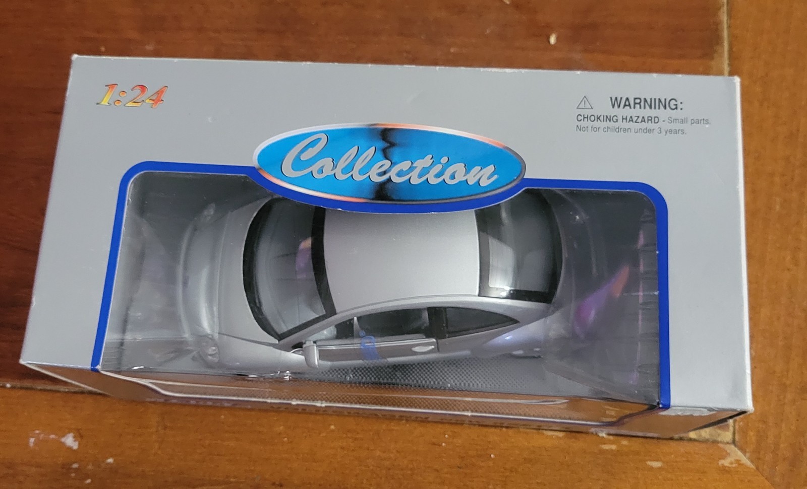 Welly VW New Beetle Die Cast Metal and Plastic Parts 1:24 Esurance Gray