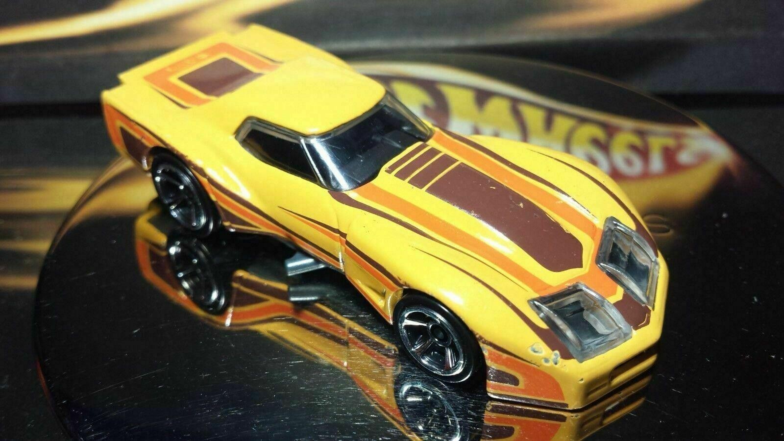 GREENWOOD CORVETTE BEIGE 1:64 SCALE DIECAST COLLECTOR MODEL CAR