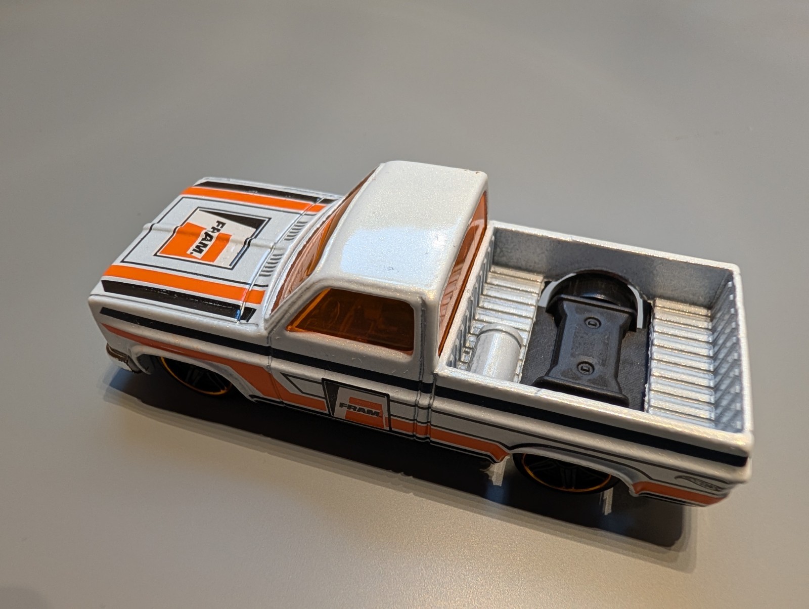 HOT WHEELS ’83 CHEVY SILVERADO FRAM WHITE TOYS R US EXCLUSIVE (LOOSE) VHTF!