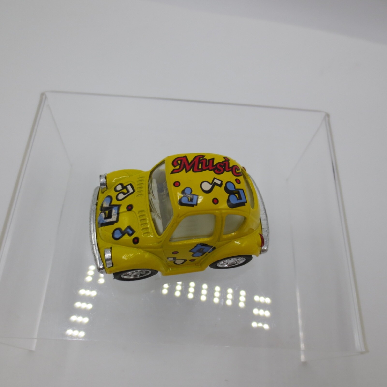Kintoy Volkswagen VW Beetle Yellow Love Bug Car Motorized Pull Back & Go Action