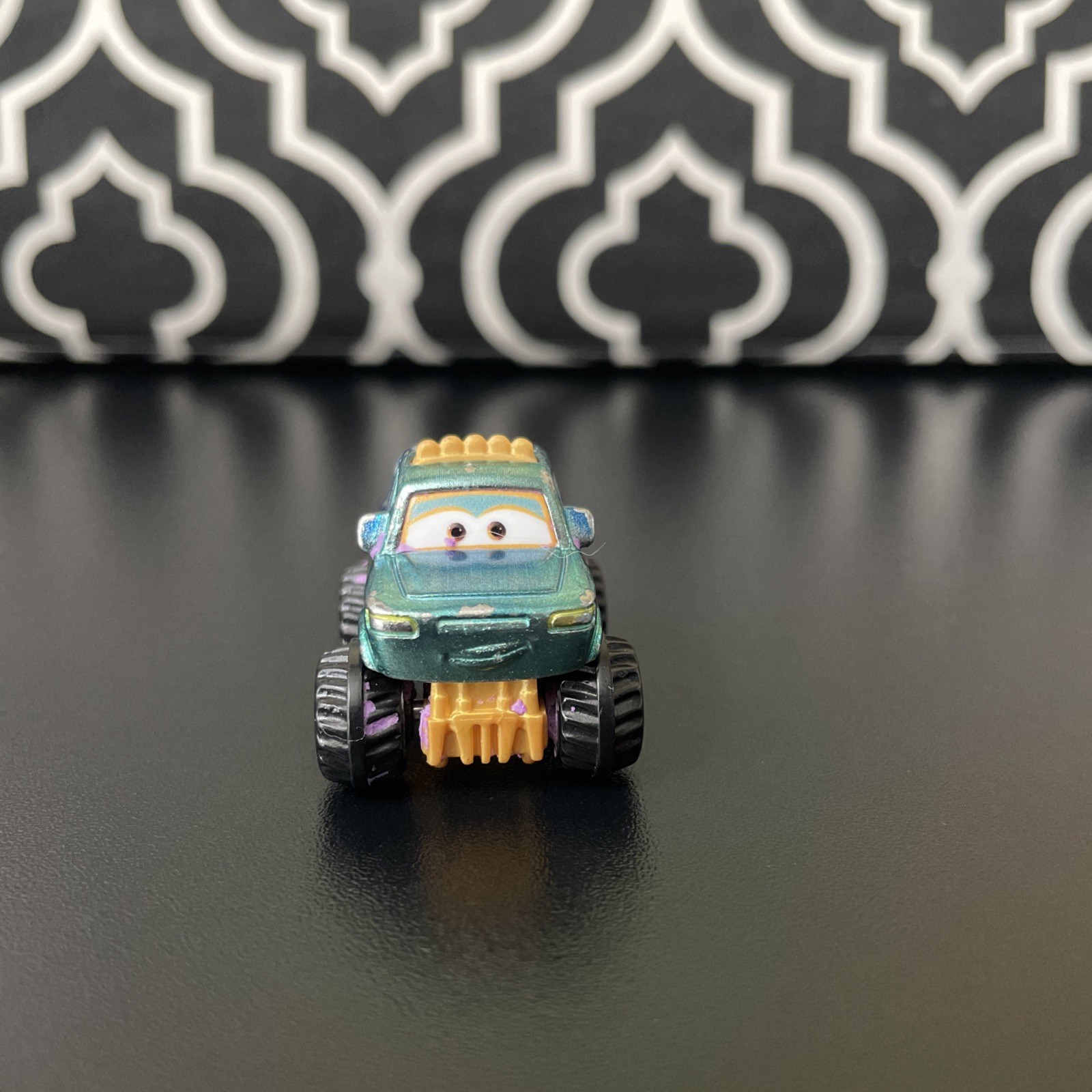 Disney Pixar Cars Ivy Metallic Cars On The Road Mini Racers