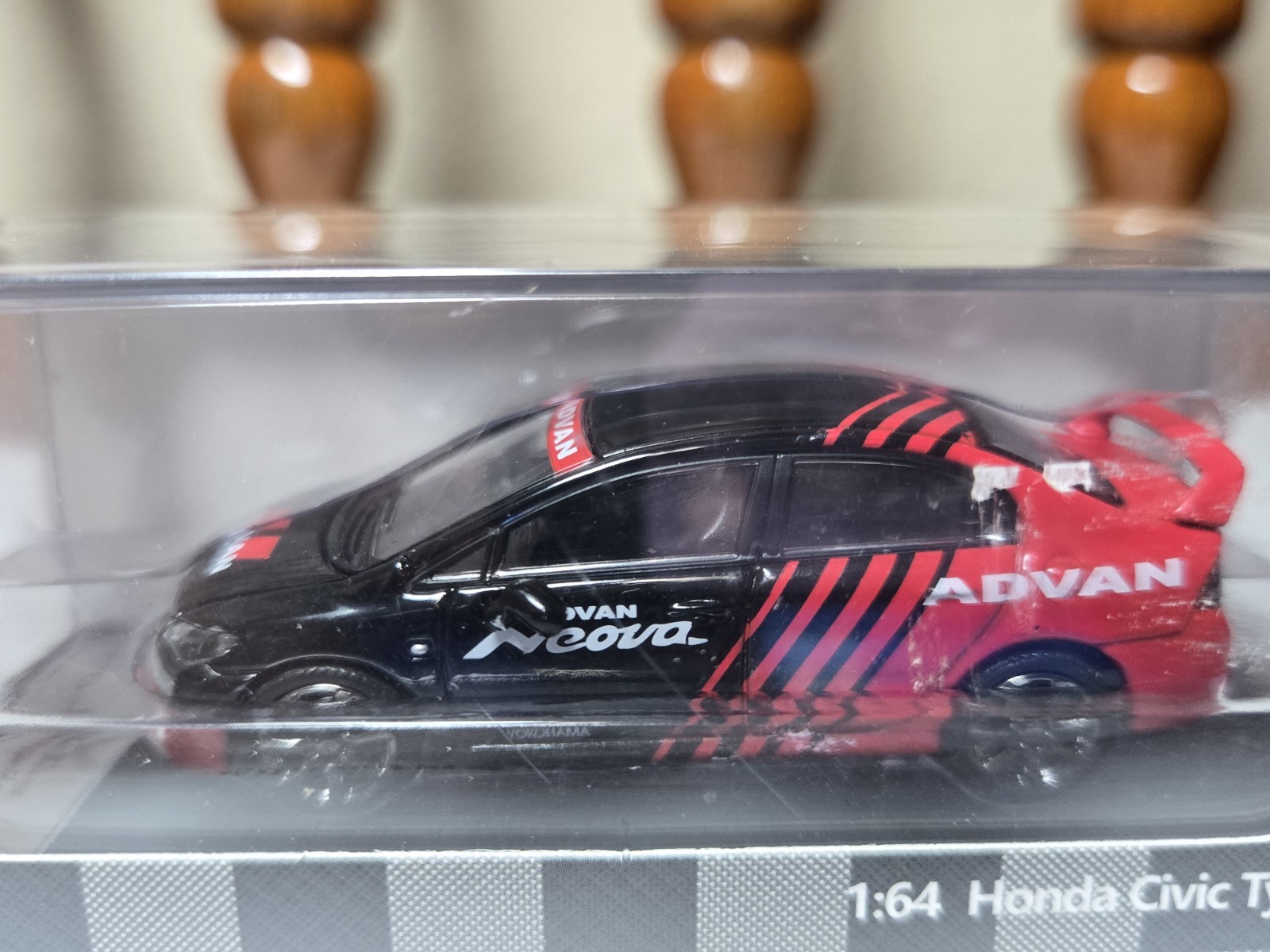 Diecast Team (DCT) 1:64 Honda Civic Type-R FD2 ADVAN