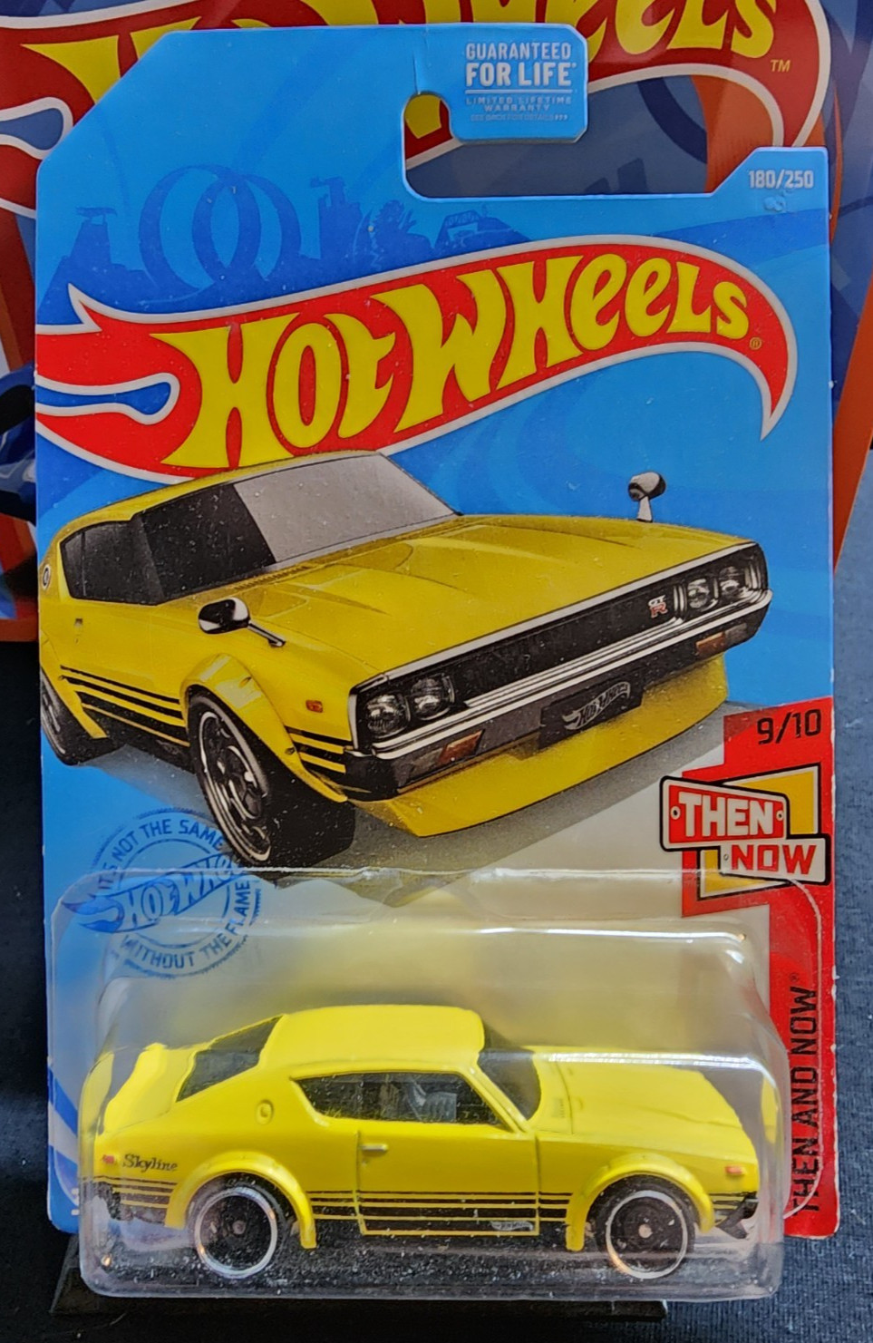 Hot Wheels Nissan Skyline 2000 GT-R Yellow then and now 9/10