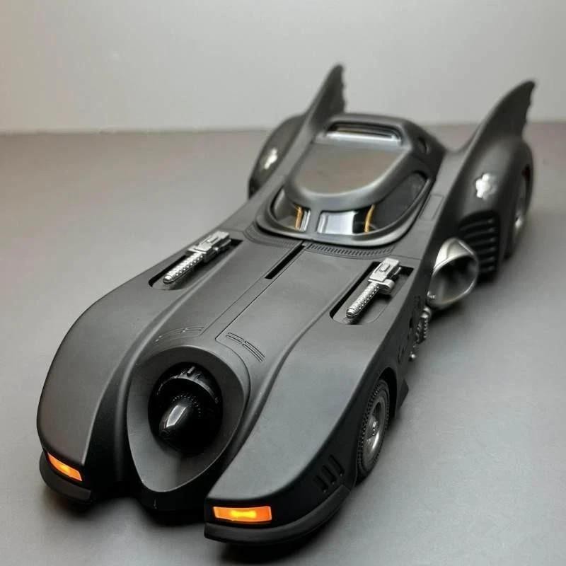 1:24 THE BATMAN Batmobile 1989 DC Comics Diecast Car Toy Gift Collectible NEW