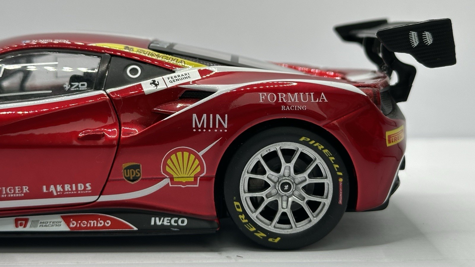 Bburago 1/24 Scale Ferrari 488 Challenge #11 Candy Red with White Accents 26308