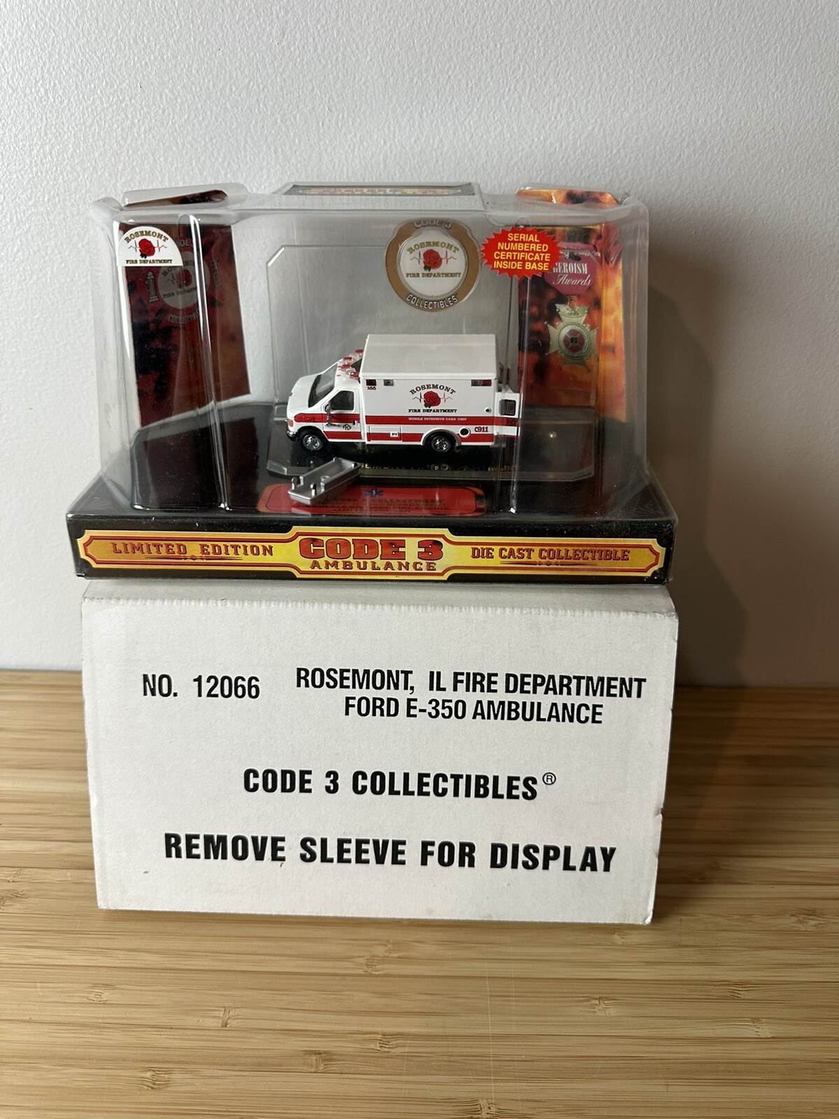 CODE 3 ROSEMONT, IL FIRE DEPT FORD E-350 AMBULANCE 165 (12066)