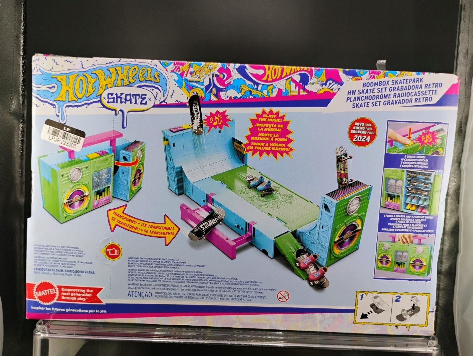 Hot Wheels Skate Boombox Skatepark Set With Exclusive Board