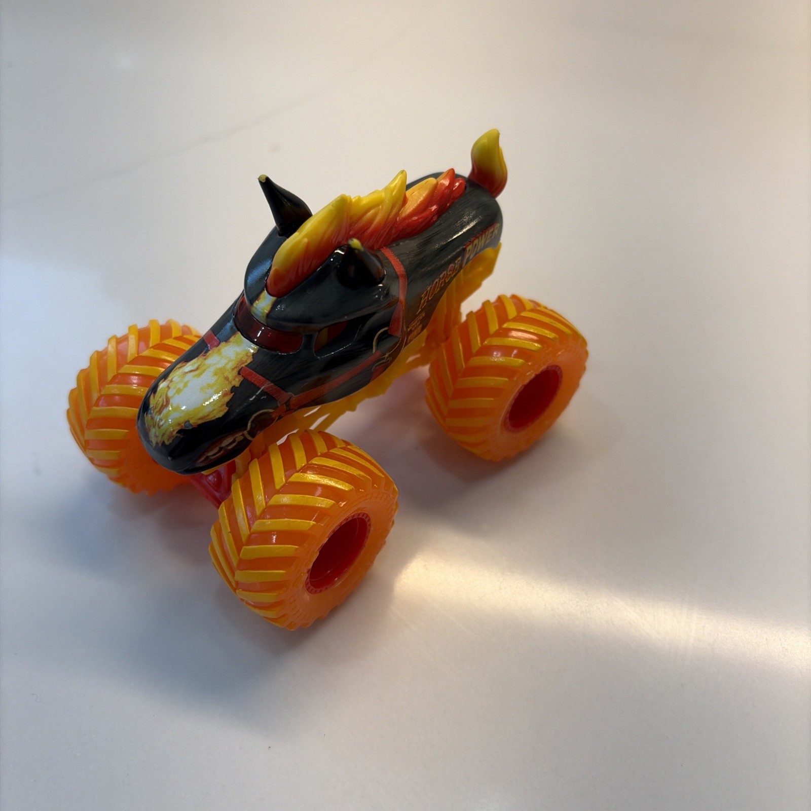 Spin Master Monster Jam Horse Power Fire & Ice Truck 1:64 Orange Wheels (read)