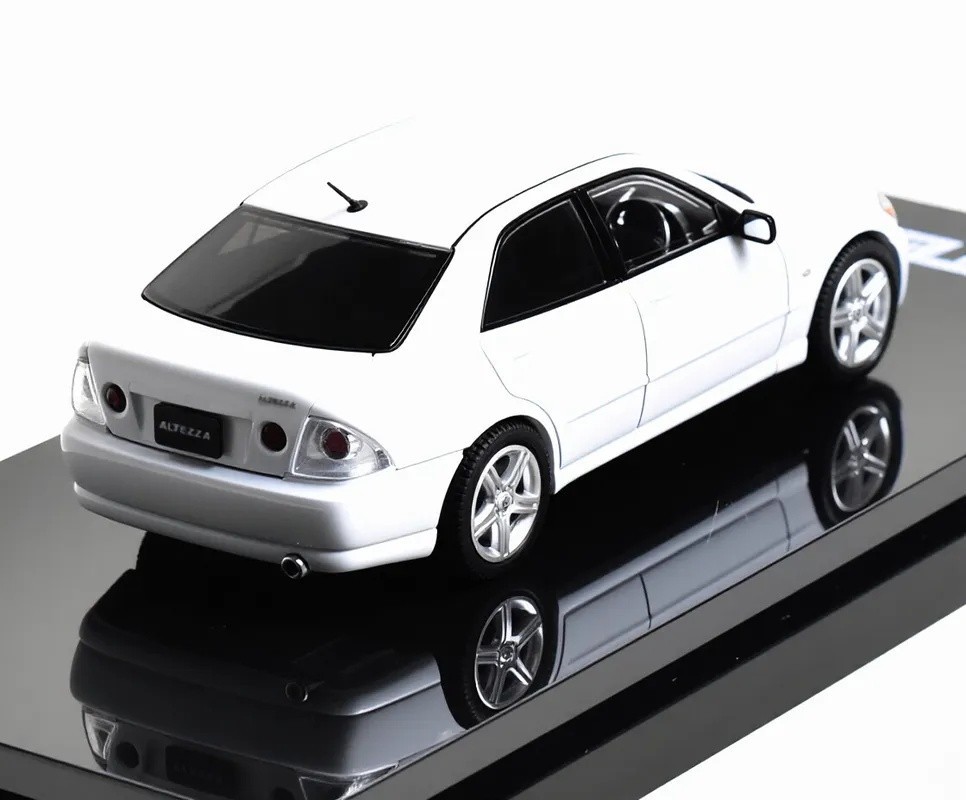Hobby Japan 1:64 White Altezza RS200 Sedan Sports Model Diecast Metal Car