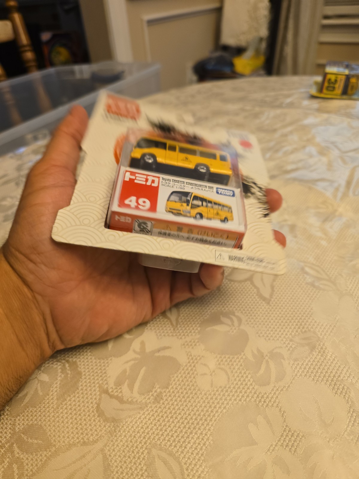 TOMICA Takara Tomy 1/89 scale – Toyota Coaster Kindergarten Bus #49